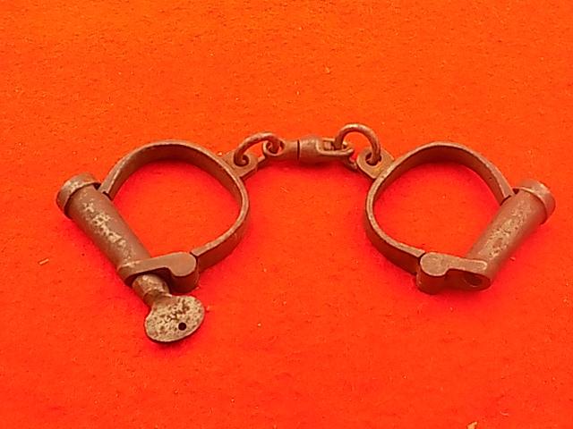 Hiatt Handcuff with Key - Dated 1955